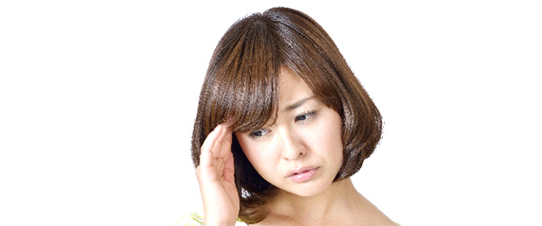 治療後のくぼみを心配する女性
